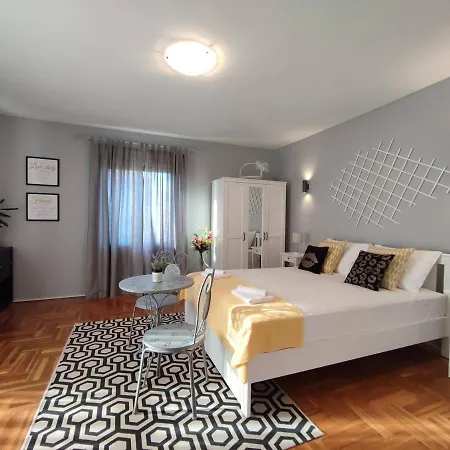 With Swimming Pool Razanj, - 16182