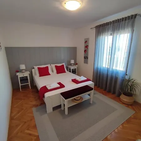 With Swimming Pool Razanj, - 16182 Lejlighed