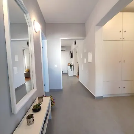 아파트 With Swimming Pool Razanj, - 16182 로고즈니차