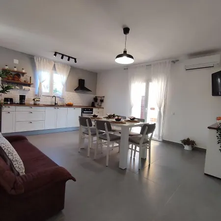 아파트 With Swimming Pool Razanj, - 16182